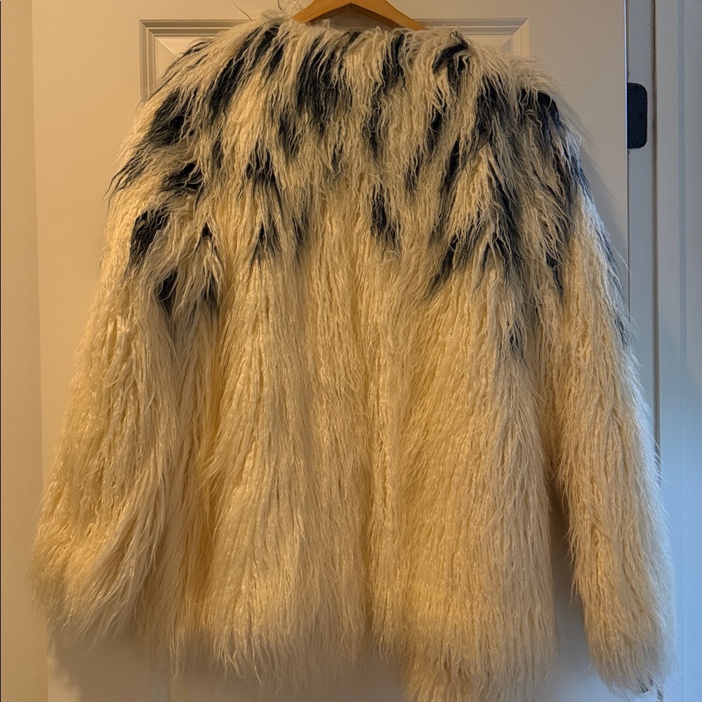 Donna Salyers Faux Fur - Picture 8 of 9